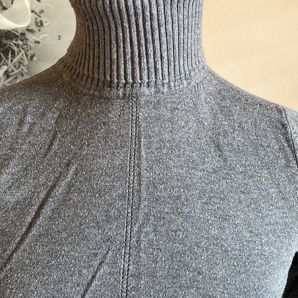 Grey smart set turtleneck - Picture 3 of 7